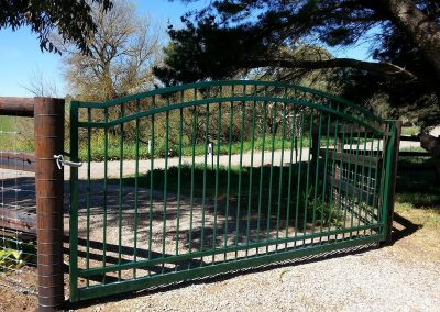 Henley Design 4 Rail Double Arching; Single Gate; Heritage Green; Chandlers Hill