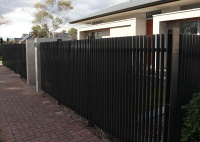 Burnside Design 50x10 On Edge Front Fence with H Posts Glenunga Woodland Grey