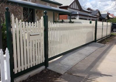 Unley Design Heritage Picket with Superior letterbox Mile End Classic Cream Fencing, Heritage Green Posts & Frame