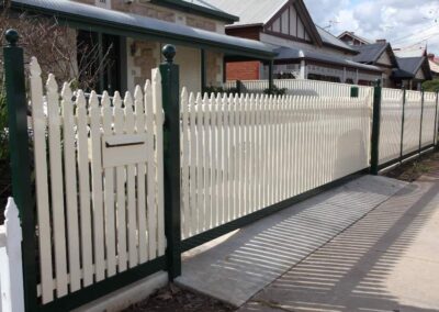 Unley Design Heritage Picket with Superior letterbox Mile End Classic Cream Fencing, Heritage Green Posts & Frame