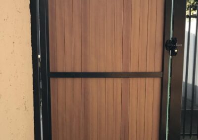 Decowood Aluminium Timber Single Gate No Gaps Casuarina in Black Frame