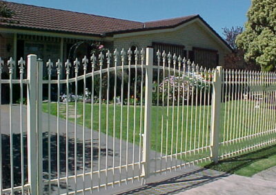 Lilium Spears Classic Cream Arched Gates with extra rail at bottom.