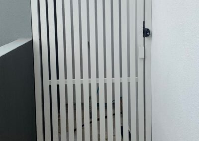 Slim Single Gate Tusmore Design 38x25mm battens